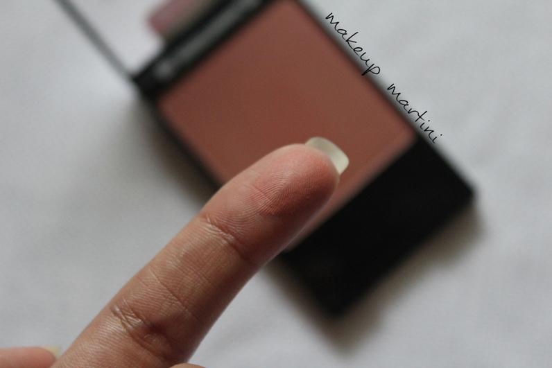 Wet n Wild Color Icon Blush Mellow Wine Swatches