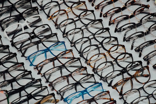 The Perks Of Buying Eyeglasses Online